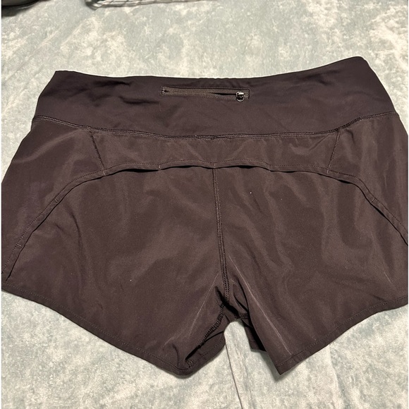 Lululemon shorts size 8 - Picture 1 of 4